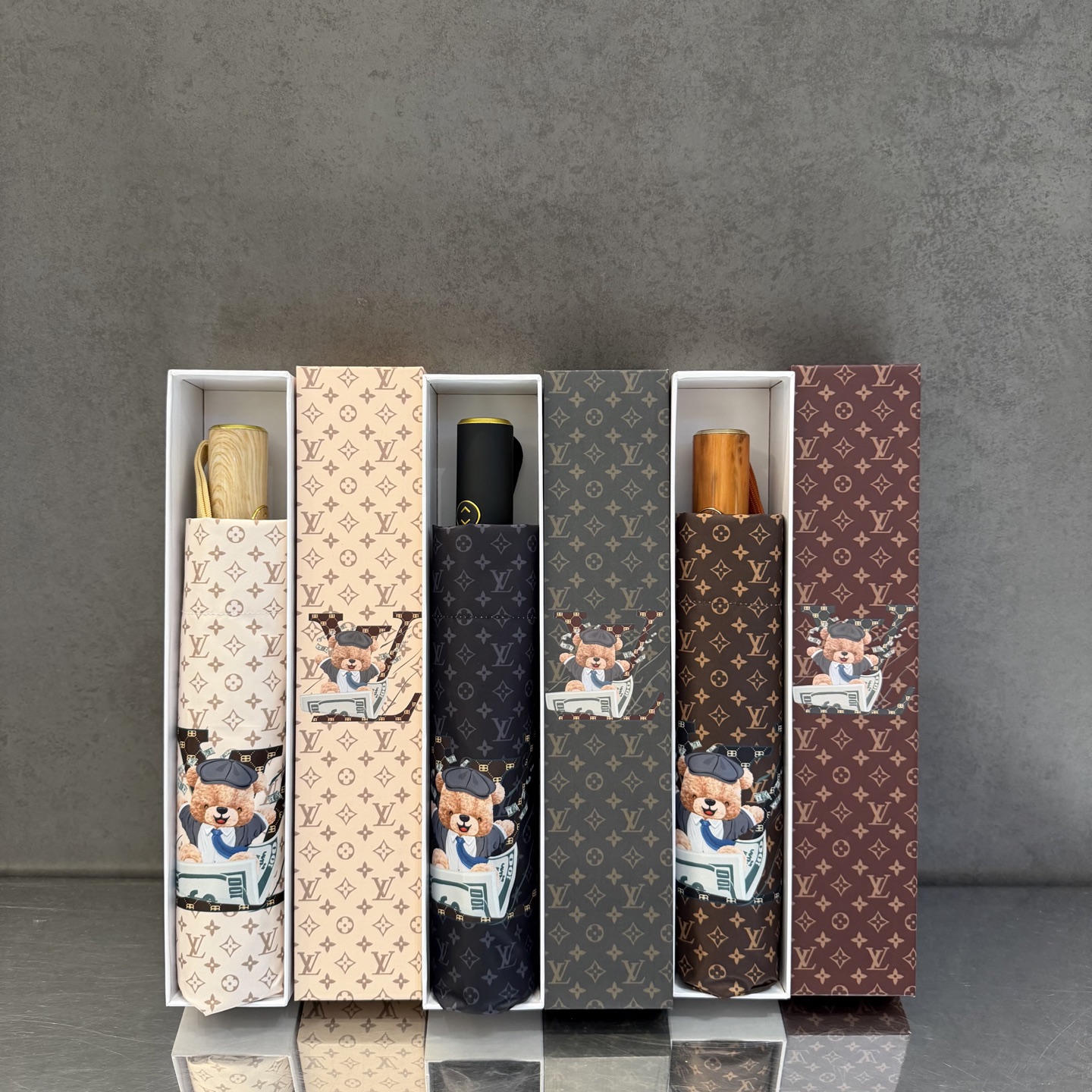ルイヴィトン（LOUIS VUITTON）晴雨兼用 傘 三つ折り式日傘 たたみ傘 レディース メンズ