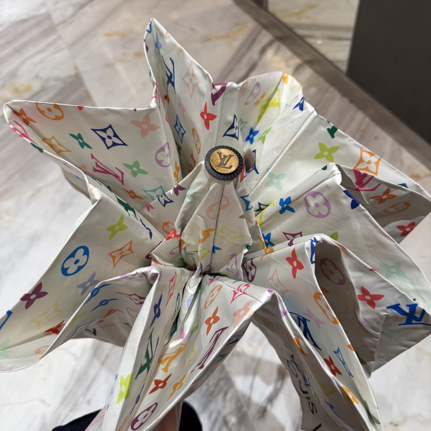 ルイヴィトン（LOUIS VUITTON）晴雨兼用 傘 日傘 自動折り たたみ傘 2色 レディース メンズ