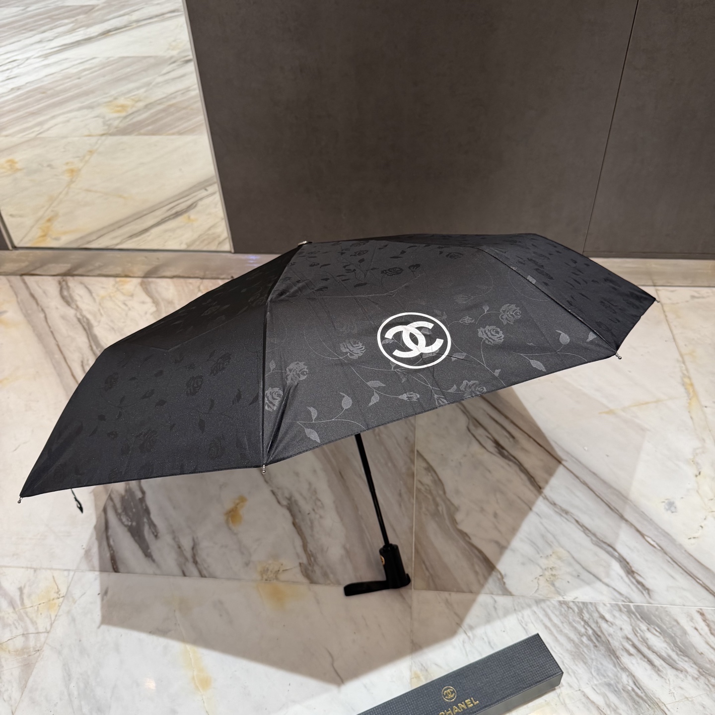シャネル（CHANEL）晴雨兼用傘 日傘 自動折り たたみ傘 レディース メンズ
