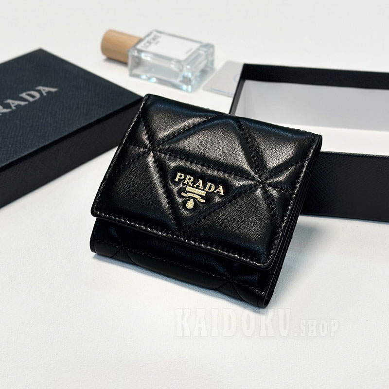 プラダ PRADA ミニ財布 三つ折財布 シンプル レディース