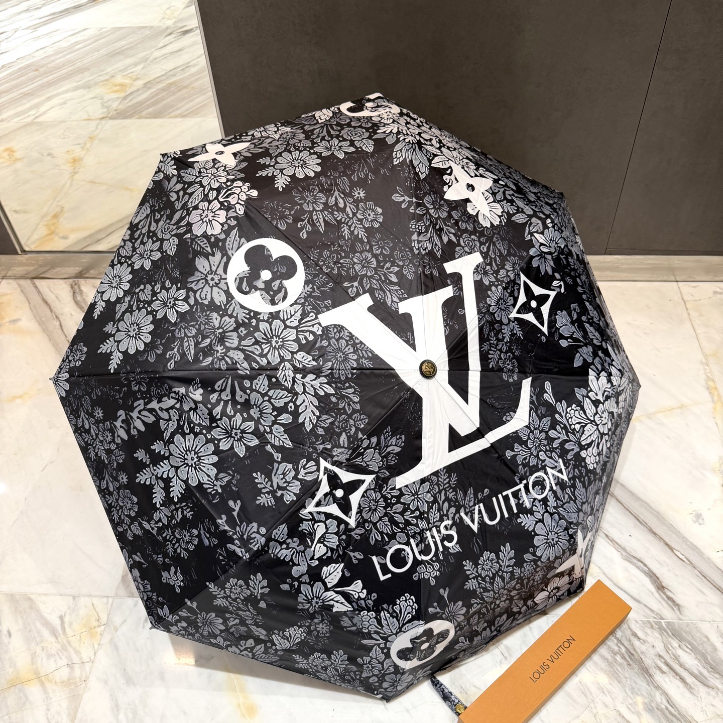 ルイヴィトン LOUIS VUITTON 三つ折り晴雨兼用傘 レディース メンズ