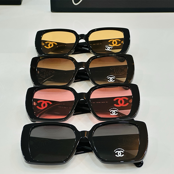 シャネル（CHANEL）クラシックなスクエアデザイン サングラス レディース