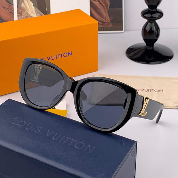 ルイ・ヴィトン（LOUIS VUITTON）クラシックなスクエアデザイン サングラス レディース ＆ メンズ