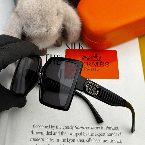 エルメス（HERMES）クラシックなスクエアデザイン サングラス レディース ＆ メンズ