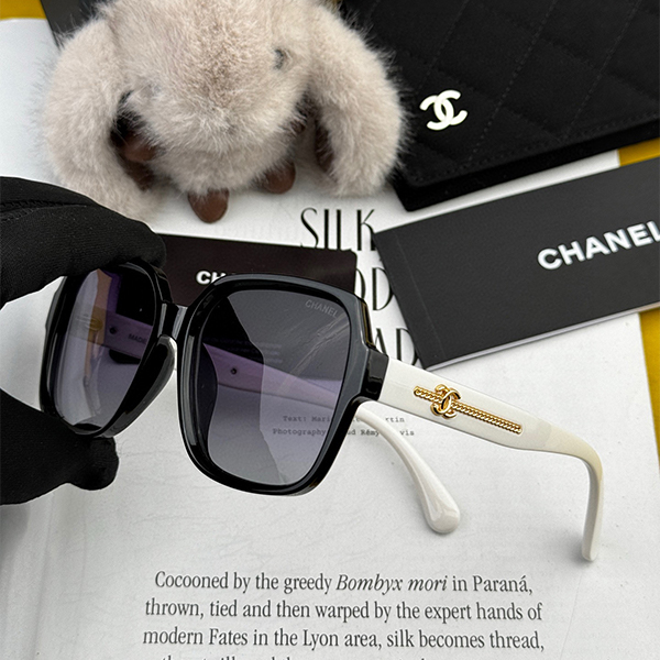 シャネル（CHANEL）クラシックなスクエアデザイン サングラス レディース&メンズ