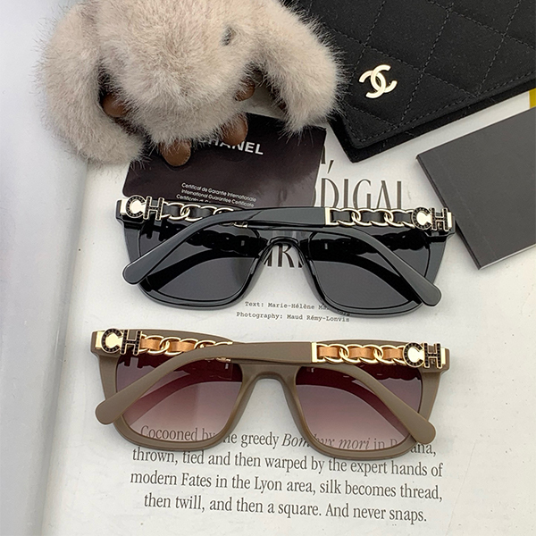 シャネル（CHANEL）クラシックなスクエアデザイン サングラス レディース&メンズ