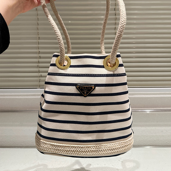 プラダ（ PRADA） ミニバッグ バケットバッグ 2色 レディース