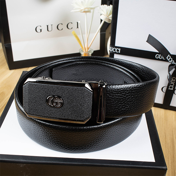 Gucci グッチ 牛革 ベルト 35MM 穴なし オートロック式 サイズ調整可能 メンズ