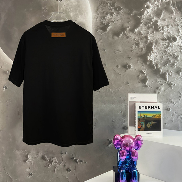 ルイ・ヴィトン（LOUIS VUITTON）夏 2025 新作 半袖 Tシャツ クルーネックメンズ &レディース