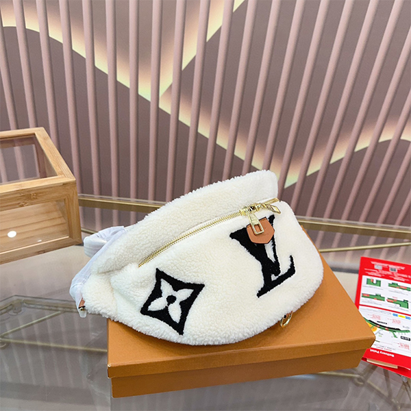 Louis Vuitton（ルイヴィトン）ディスカバリー・バムバッグ ボディバッグ メンズ