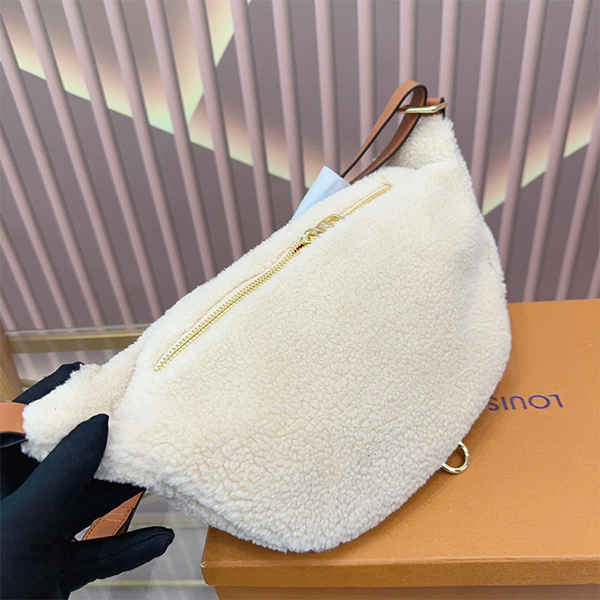 Louis Vuitton（ルイヴィトン）ディスカバリー・バムバッグ ボディバッグ メンズ