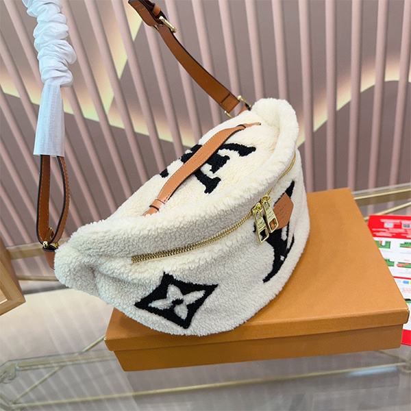 Louis Vuitton（ルイヴィトン）ディスカバリー・バムバッグ ボディバッグ メンズ