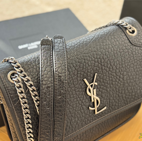 SAINT LAURENT サンローランエンベロープ ショルダーバッグ