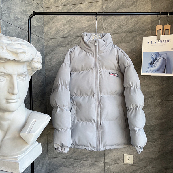 バレンシアガ  Balenciaga ダウンコート  ダウンジャケット メンズ レディース