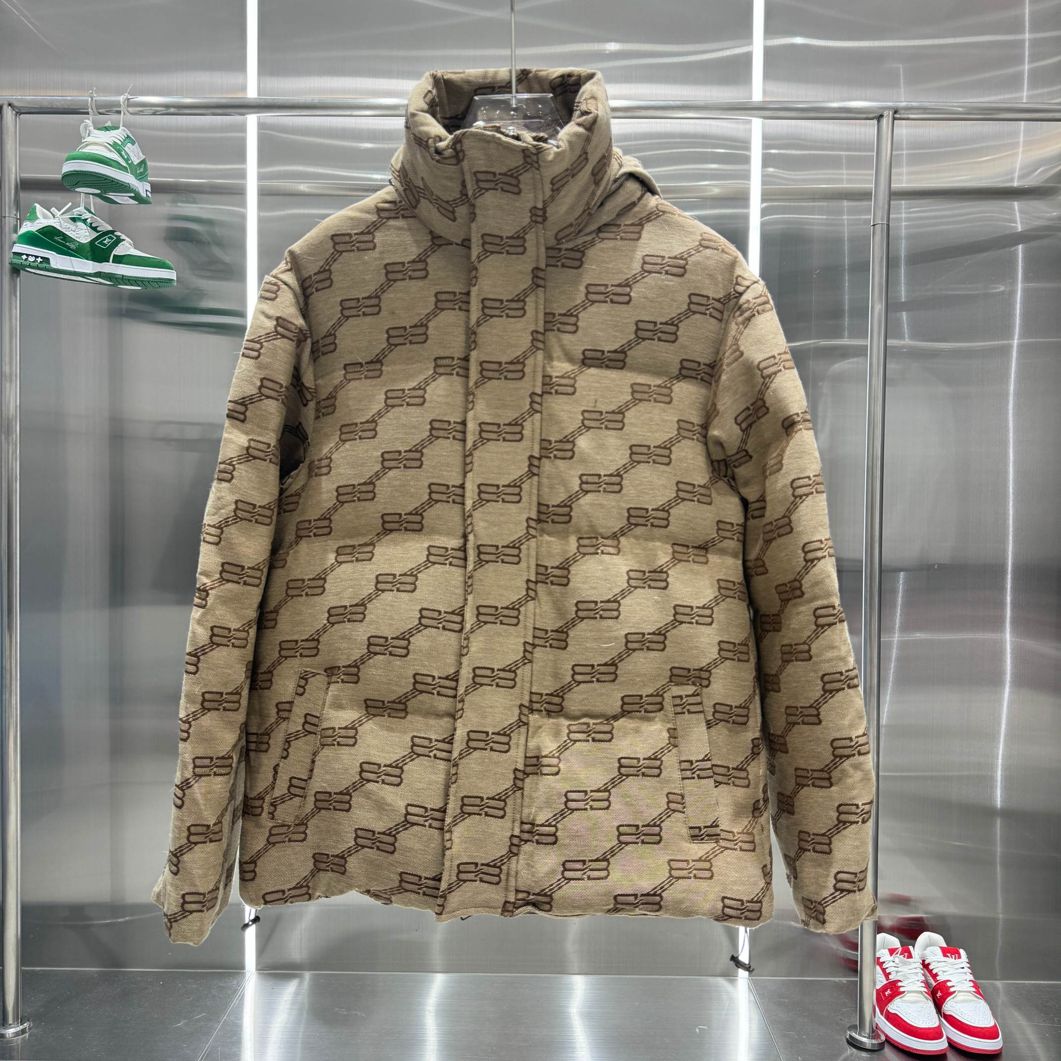 バレンシアガ  Balenciaga ダウンジャケット コート メンズ