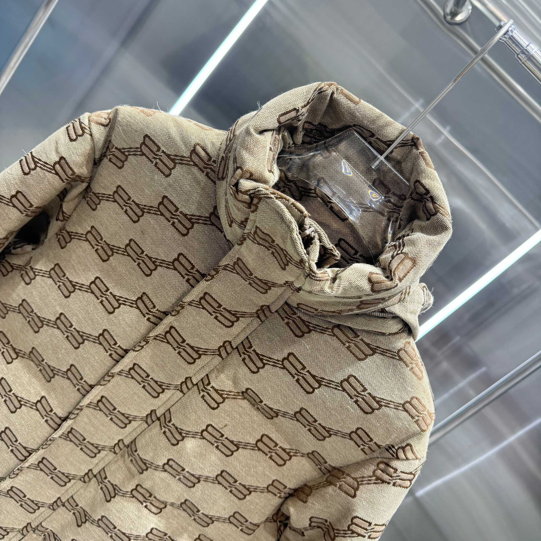 バレンシアガ  Balenciaga ダウンジャケット コート メンズ