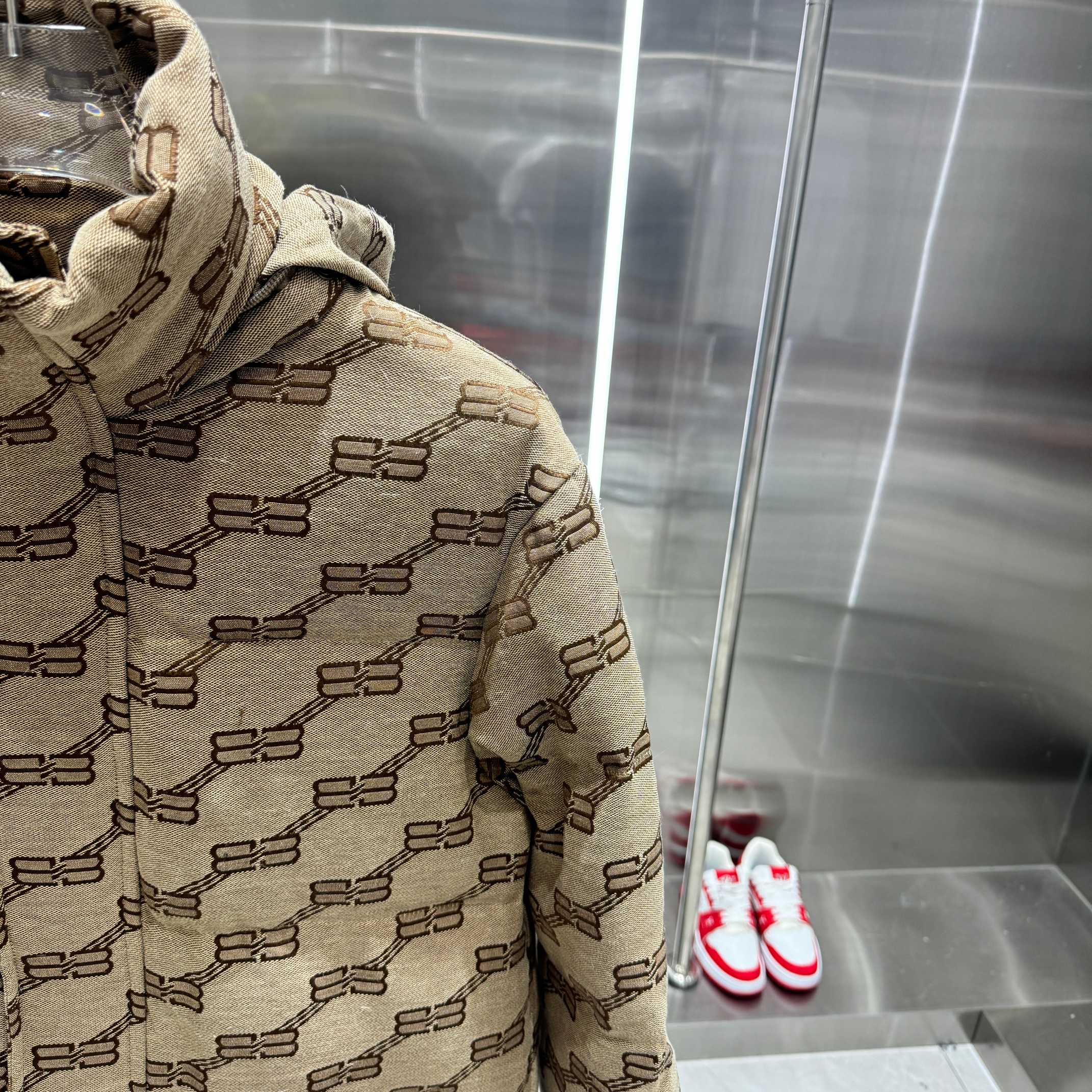 バレンシアガ  Balenciaga ダウンジャケット コート メンズ