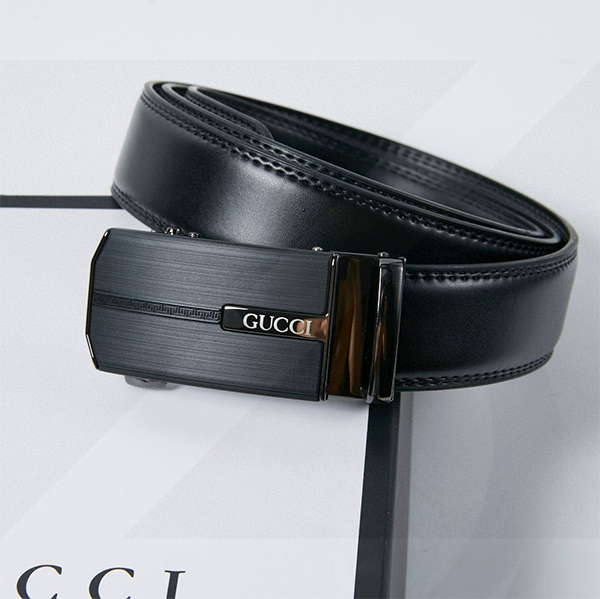 GUCCI グッチ 牛革 ベルト 40MM 穴なし オートロック式 サイズ調整可能 メンズ