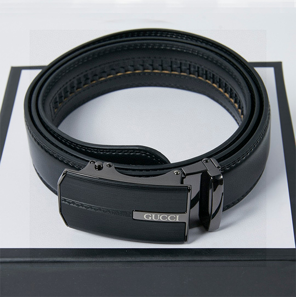 GUCCI グッチ 牛革 ベルト 40MM 穴なし オートロック式 サイズ調整可能 メンズ