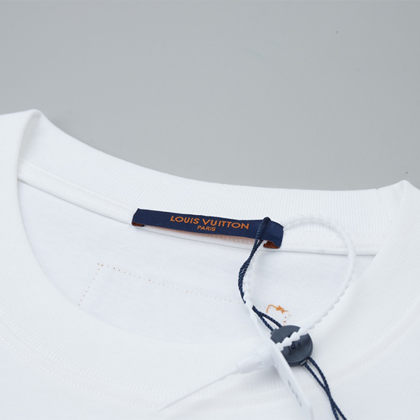 ルイ・ヴィトン（LOUIS VUITTON）スパンコールロゴ Tシャツ 半袖 メンズ & レディース