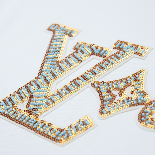 ルイ・ヴィトン（LOUIS VUITTON）スパンコールロゴ Tシャツ 半袖 メンズ & レディース