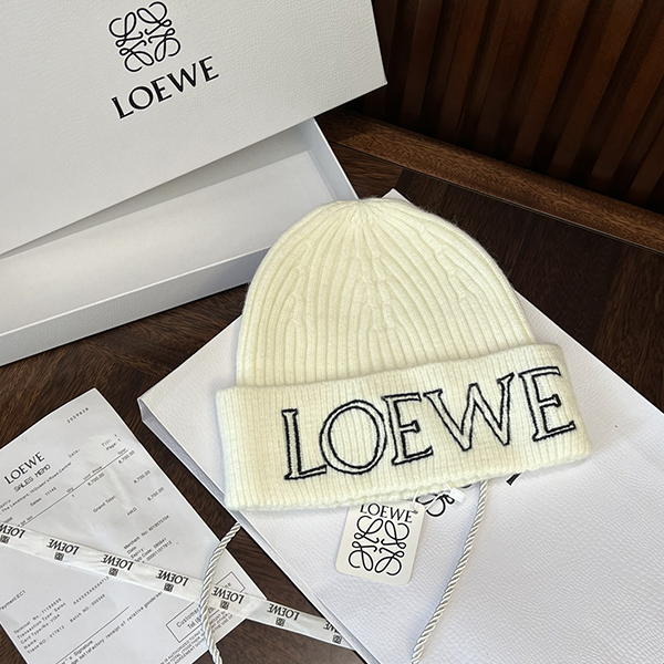 ロエベ LOEWE 冬 ハット 帽子  暖かく 無地 