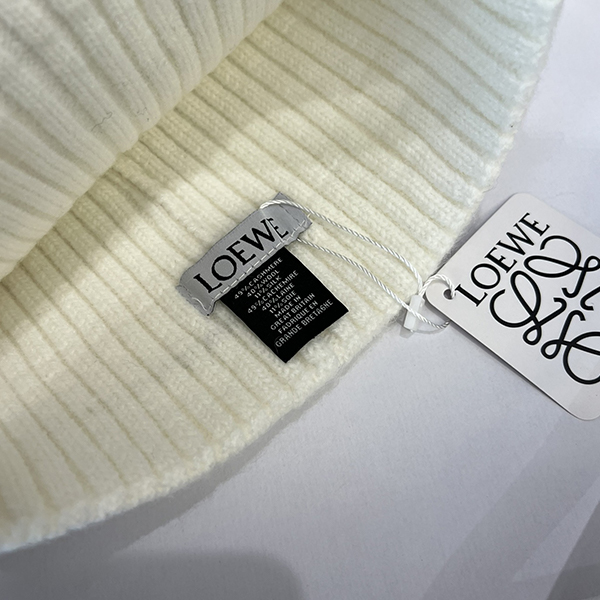 ロエベ LOEWE 冬 ハット 帽子  暖かく 無地 