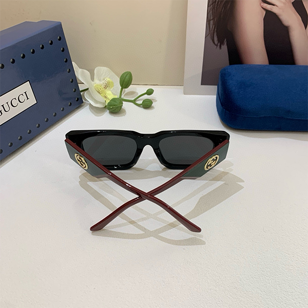 グッチ GUCCI クラシックなスクエアデザイン サングラス レディース & レディース