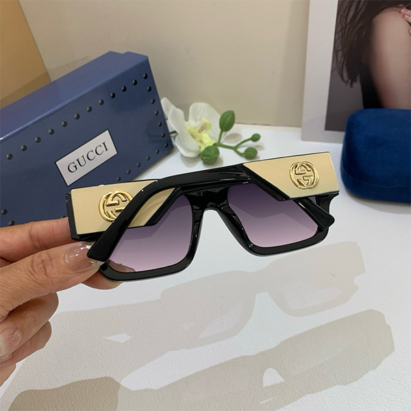 グッチ GUCCI クラシックなスクエアデザイン サングラス レディース & レディース