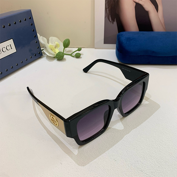 グッチ GUCCI クラシックなスクエアデザイン サングラス レディース & レディース