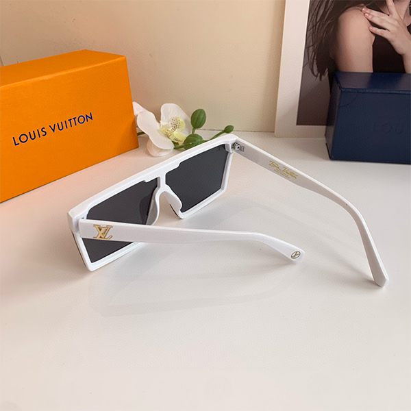 ルイ・ヴィトン（LOUIS VUITTON）クラシックなスクエアデザイン サングラス レディース ＆ メンズ