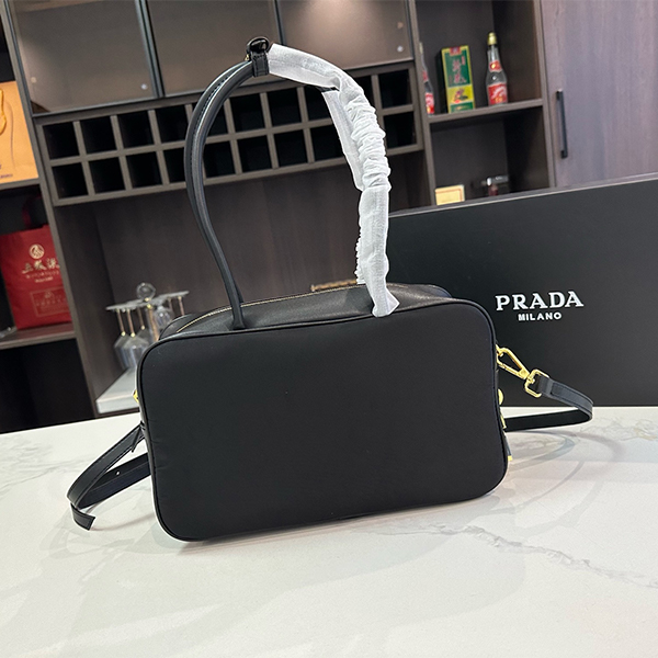 プラダ（ PRADA）アンダーアーム クロスボディバッグ ショルダーバッグ レディース
