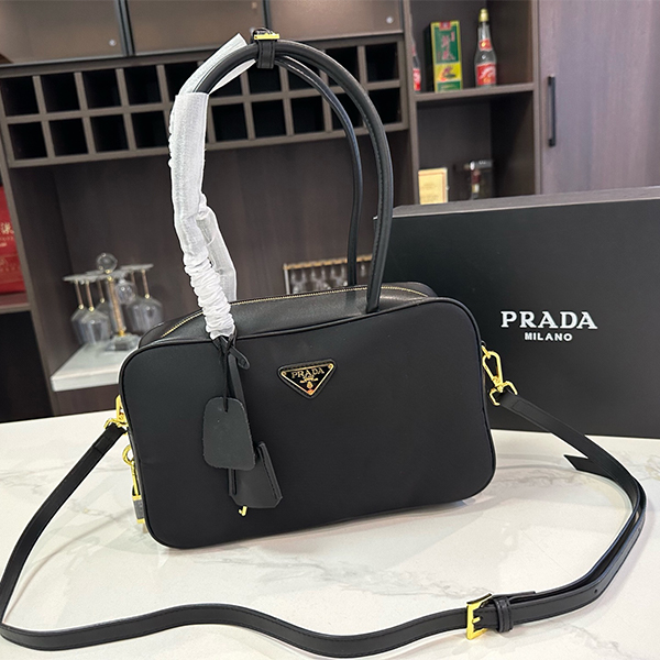 プラダ（ PRADA）アンダーアーム クロスボディバッグ ショルダーバッグ レディース