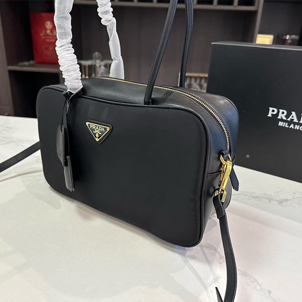 プラダ（ PRADA）アンダーアーム クロスボディバッグ ショルダーバッグ レディース