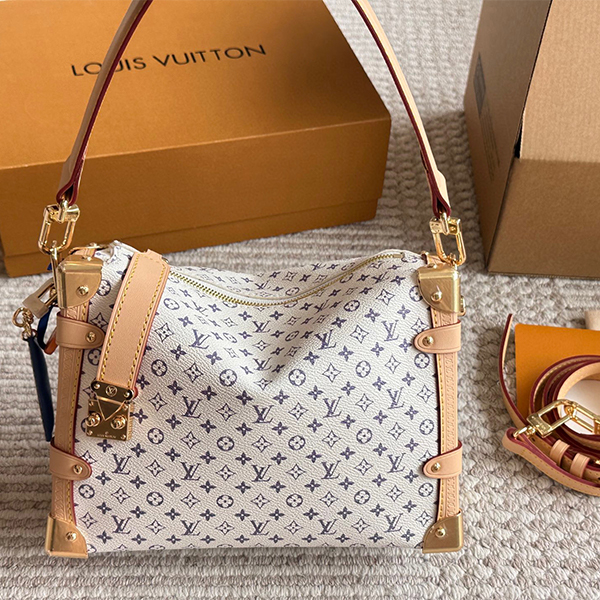 コンパクトで使いやすい♪【LOUISVUITTON】ショルダーバッグ コンパクトで使いやすい♪【LOUISVUITTON】ショルダーバッグ