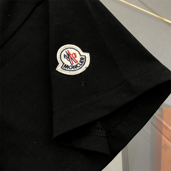 モンクレール（MONCLER） 夏 2025 新作 半袖 Tシャツ クルーネックメンズ &レディース