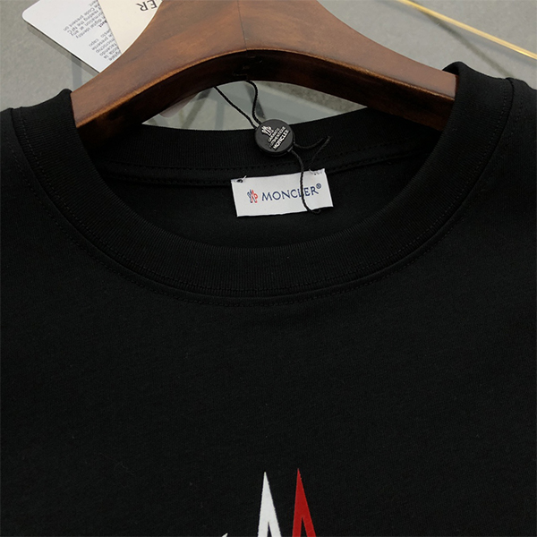 モンクレール（MONCLER） 夏 2025 新作 半袖 Tシャツ クルーネックメンズ &レディース