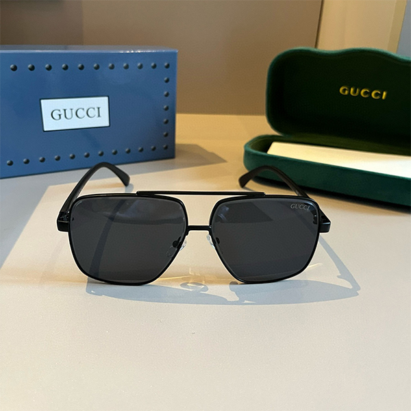GUCCIサングラス　クラシックデザイン グッチ GUCCI クラシックなスクエアデザイン サングラス メンズ