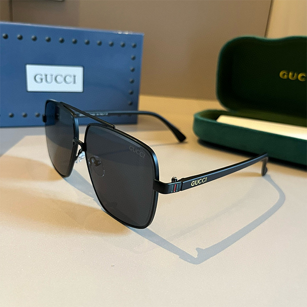 グッチ GUCCI クラシックなスクエアデザイン サングラス レディース