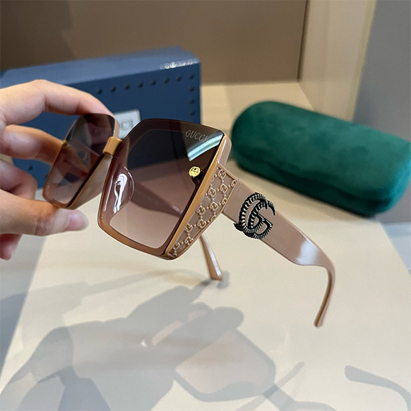 GUCCIサングラス　クラシックデザイン グッチ GUCCI クラシックなスクエアデザイン サングラス レディース