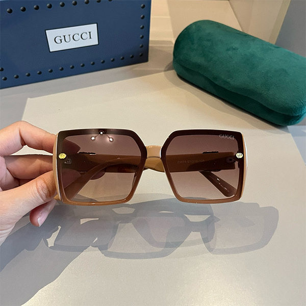 グッチ GUCCI クラシックなスクエアデザイン サングラス レディース