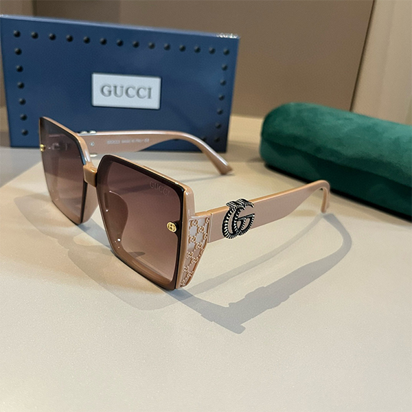 GUCCIサングラス　クラシックデザイン グッチ GUCCI クラシックなスクエアデザイン サングラス レディース