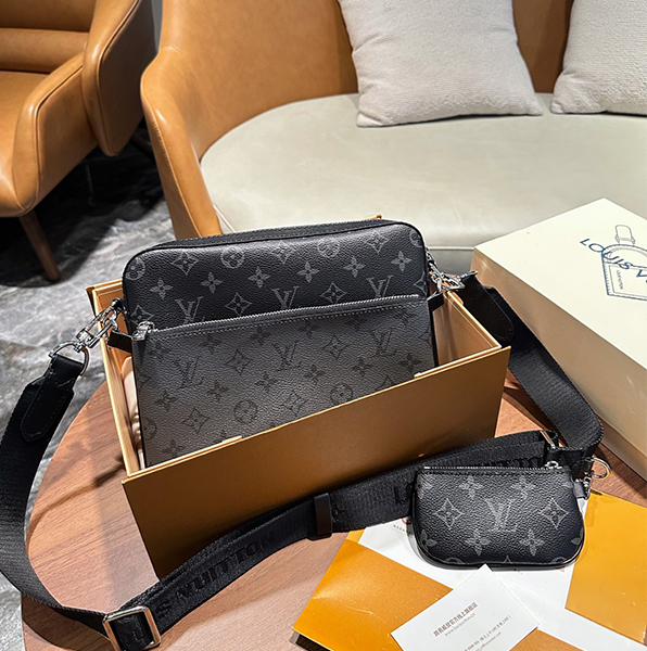 LOUIS VUITTON ルイヴィトン クロスボディバッグ ショルダーバッグ メンズ
