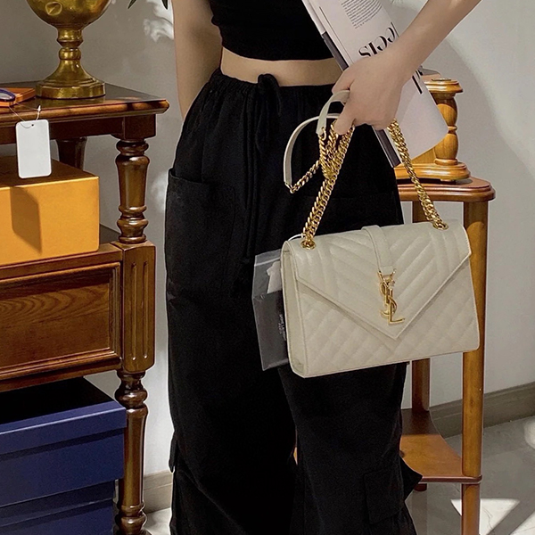 【人気☆】YSL サンローラン ショルダーバッグ エンベロープ SAINT LAURENT サンローランエンベロープ ショルダーバッグ