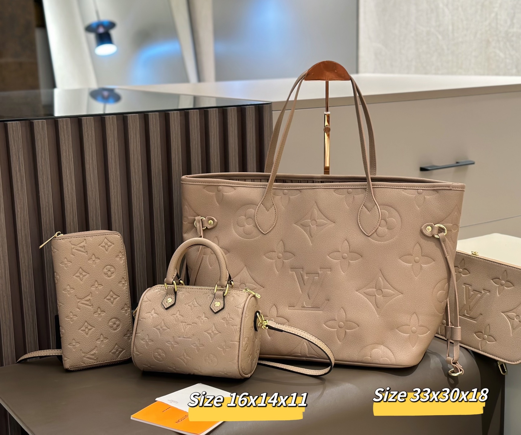 Louis Vuitton トートバッグ ルイヴィトン VトートBB ハンドバッグ N96236 アンプラント
