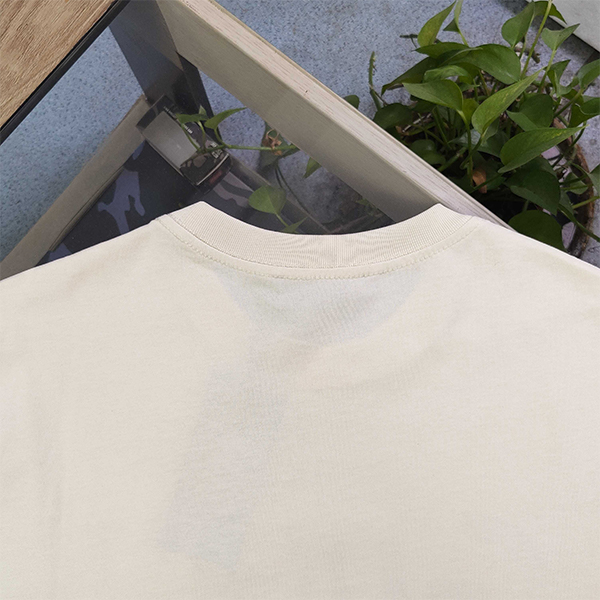 グッチ GUCCI 猫がスイカを食べる柄 Tシャツ 半袖 レディース メンズ