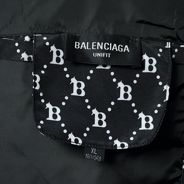 バレンシアガ  Balenciaga ダウンジャケット コート メンズ ブラック