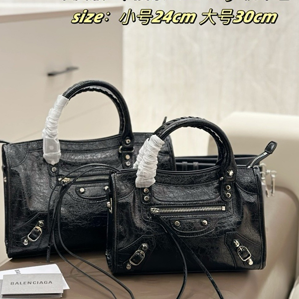 バレンシアガ　Balenciagaラムスキンバッグ BALENCIAGA (バレンシアガ) ル カゴール ラムスキン ショルダー