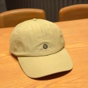カーキ