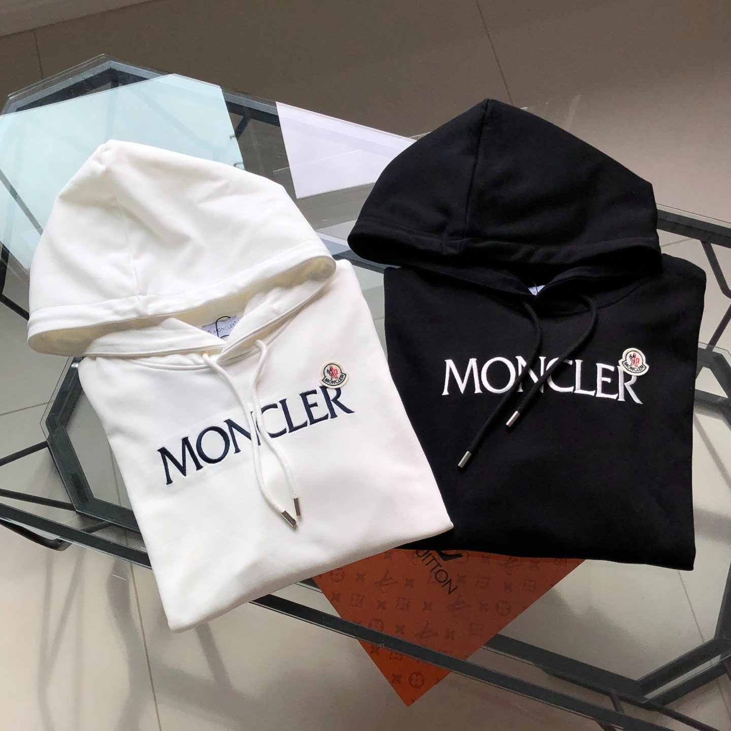 モンクレール MONCLER ロゴ コットン パーカー 2色 メンズ